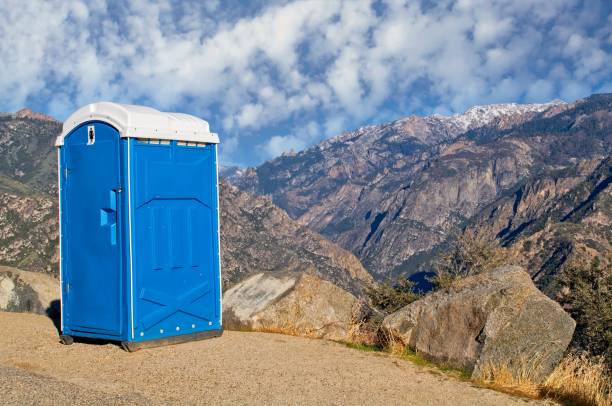 Porta potty delivery and setup in Greilickville, MI